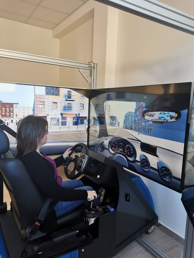All’autoscuola “Il Sorpasso” un’arma in più per conseguire la patente con il primo simulatore di guida