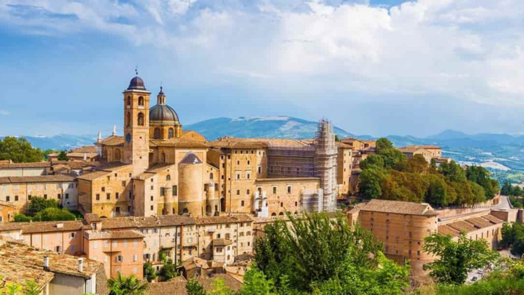 CNA Pensionati: gita ad Urbino e mangiata di pesce a Marotta